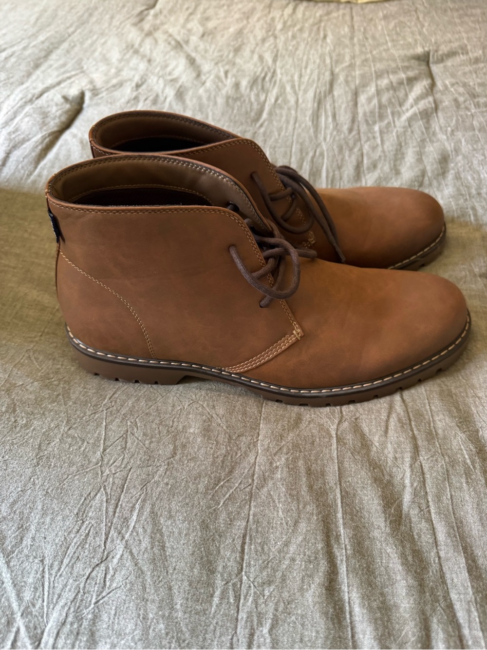 Men’s Chaps Brown Leather Chukka Boots - Classic Lace-Up Style. New size 11
